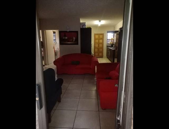 2 BEDROOM APARTMENT FOR SALE IN FLORIDA LAKE